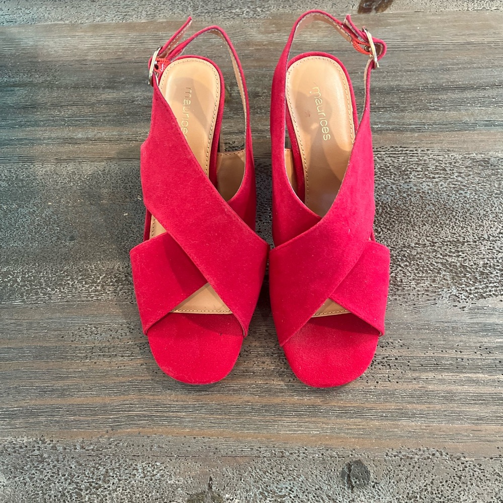 New Maurice’s Faux Suede Sandals Size 8